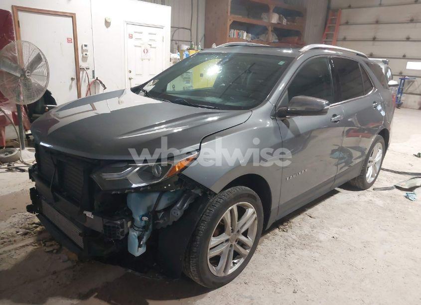 Photo 2 of 2018 Chevrolet Equinox PREMIER (VIN 3GNAXVEV3JL125930)