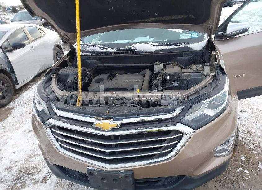 Photo 10 of 2018 Chevrolet Equinox PREMIER (VIN 3GNAXVEV6JL108653)