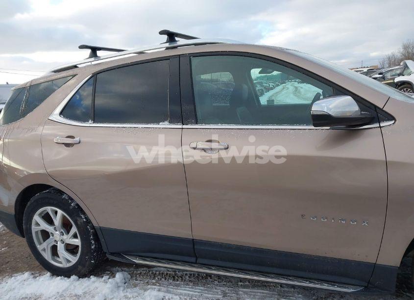 Photo 13 of 2018 Chevrolet Equinox PREMIER (VIN 3GNAXVEV6JL108653)