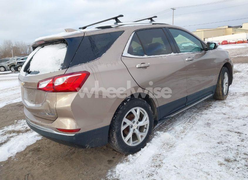 Photo 4 of 2018 Chevrolet Equinox PREMIER (VIN 3GNAXVEV6JL108653)