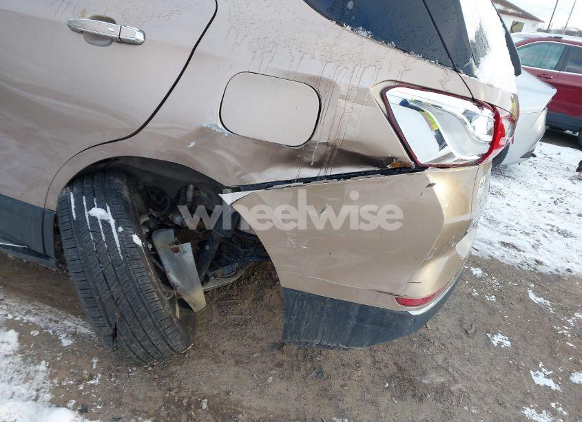 Photo 6 of 2018 Chevrolet Equinox PREMIER (VIN 3GNAXVEV6JL108653)