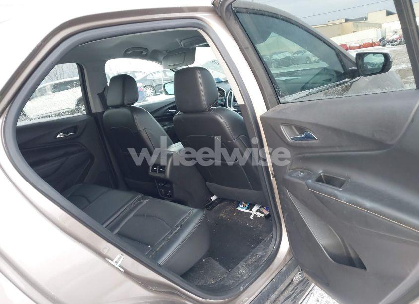 Photo 8 of 2018 Chevrolet Equinox PREMIER (VIN 3GNAXVEV6JL108653)