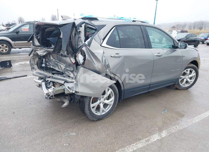 Photo 4 of 2018 Chevrolet Equinox PREMIER (VIN 3GNAXVEV6JS581670)