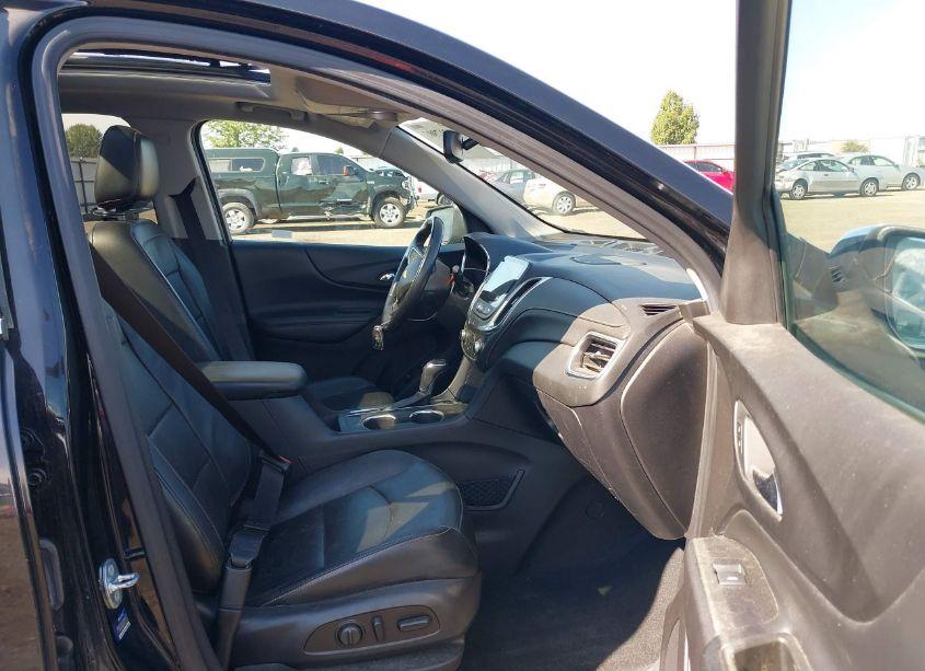 Photo 5 of 2018 Chevrolet Equinox PREMIER (VIN 3GNAXVEV8JL103938)