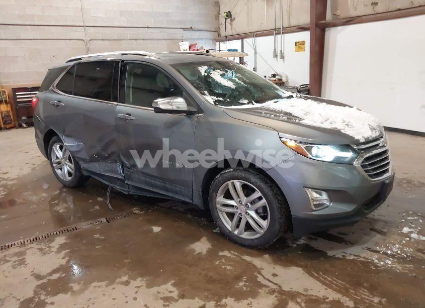 2018 Chevrolet Equinox PREMIER (VIN 3GNAXVEV9JL113460) main photo
