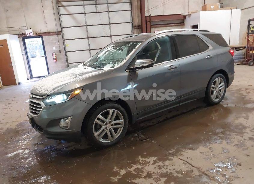 Photo 2 of 2018 Chevrolet Equinox PREMIER (VIN 3GNAXVEV9JL113460)