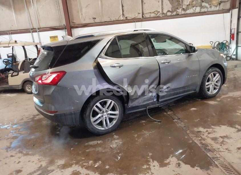 Photo 4 of 2018 Chevrolet Equinox PREMIER (VIN 3GNAXVEV9JL113460)