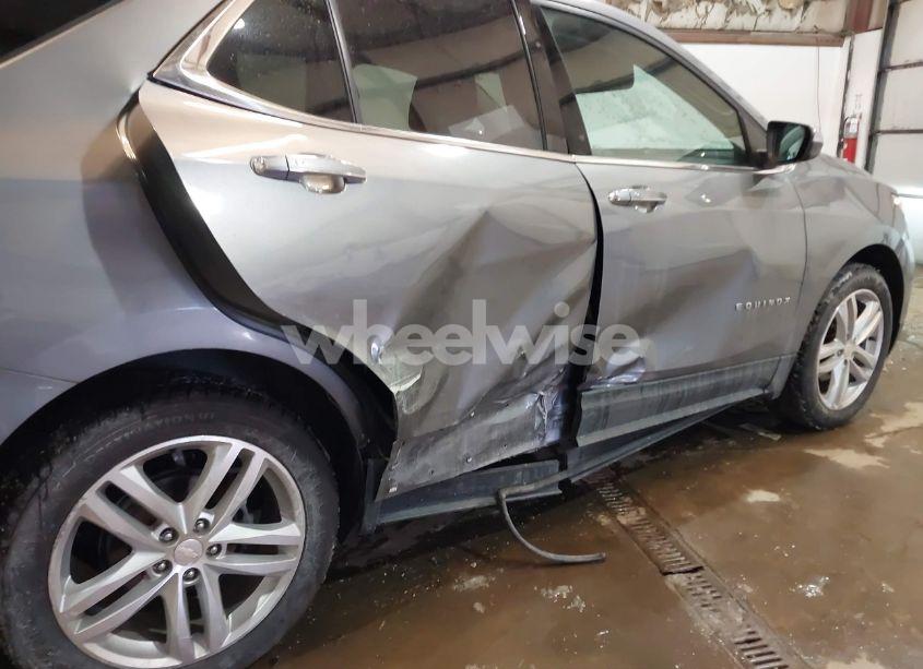 Photo 6 of 2018 Chevrolet Equinox PREMIER (VIN 3GNAXVEV9JL113460)