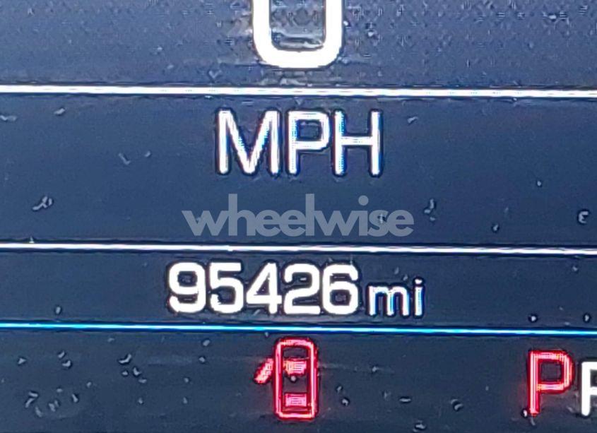 Photo 15 of 2019 Chevrolet Equinox LT (VIN 3GNAXVEX1KS681033)