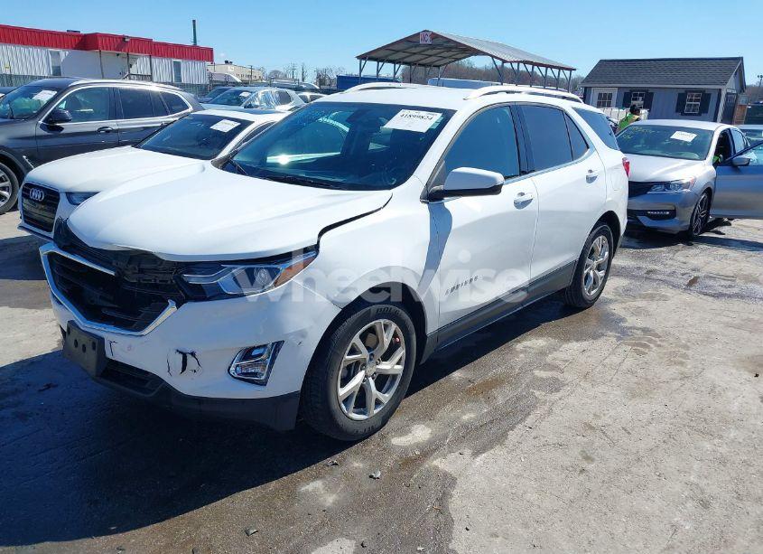 Photo 2 of 2019 Chevrolet Equinox LT (VIN 3GNAXVEX1KS681033)
