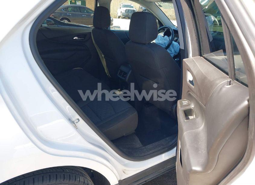 Photo 8 of 2019 Chevrolet Equinox LT (VIN 3GNAXVEX1KS681033)