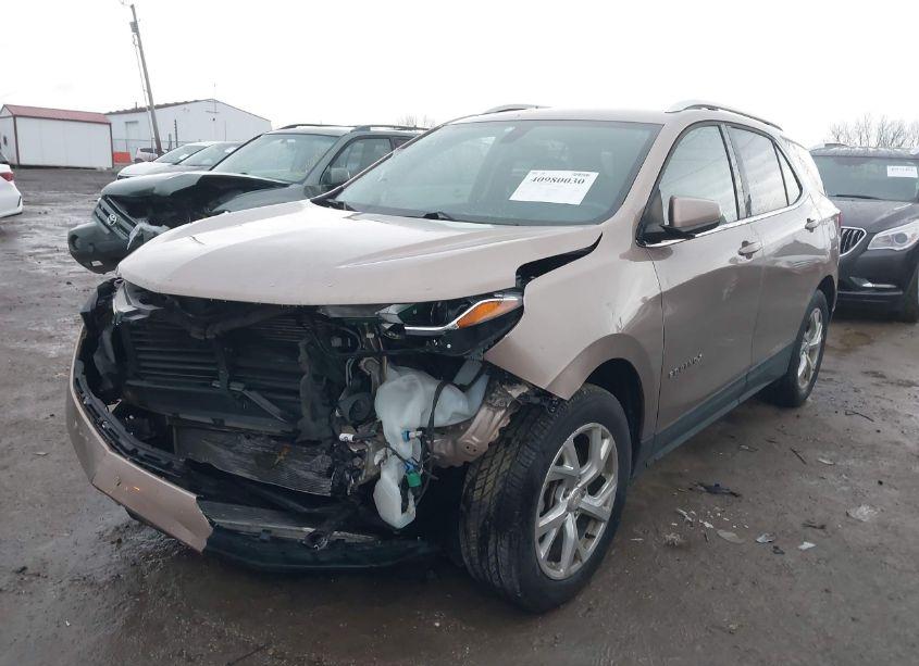 Photo 2 of 2019 Chevrolet Equinox LT (VIN 3GNAXVEX4KL119542)