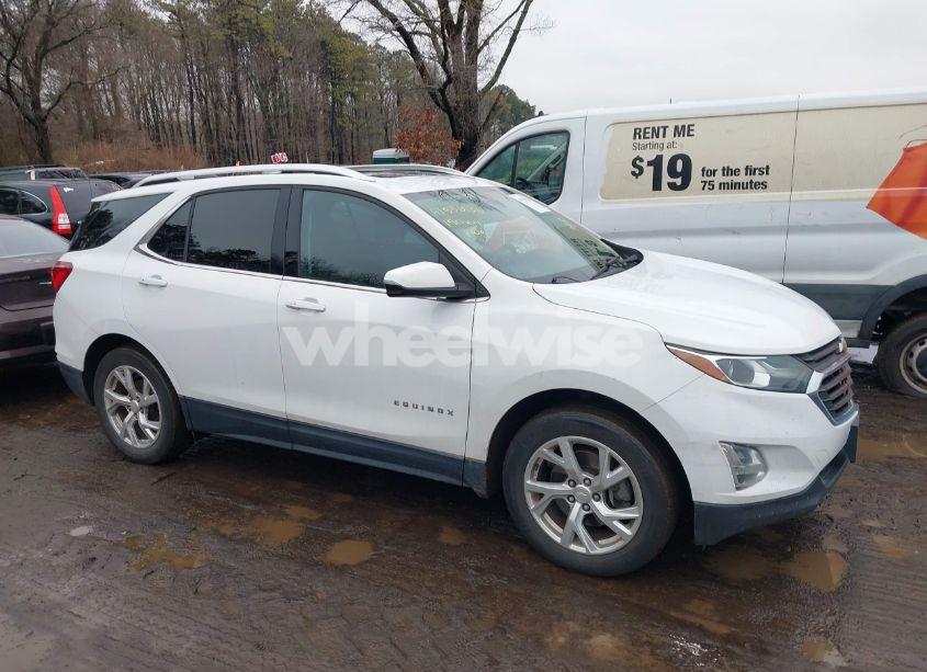 Photo 13 of 2019 Chevrolet Equinox LT (VIN 3GNAXVEX4KS565373)