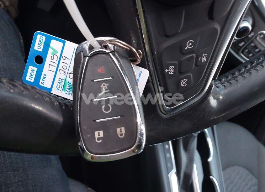 Photo 11 of 2019 Chevrolet Equinox LT (VIN 3GNAXVEX5KL208634)