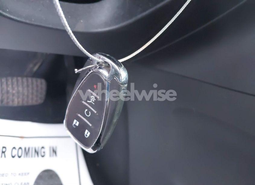 Photo 11 of 2019 Chevrolet Equinox LT (VIN 3GNAXVEX5KS611731)