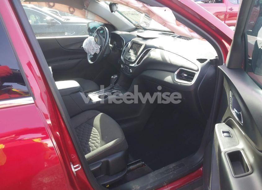 Photo 5 of 2019 Chevrolet Equinox LT (VIN 3GNAXVEX5KS611731)