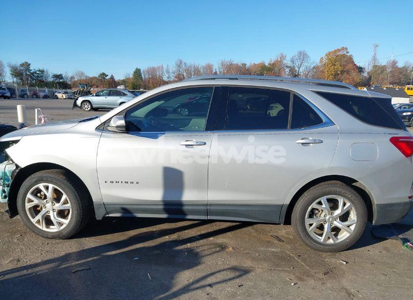 Photo 14 of 2019 Chevrolet Equinox LT (VIN 3GNAXVEX7KL335059)