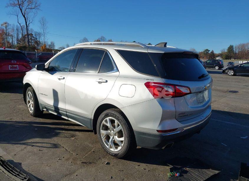 Photo 3 of 2019 Chevrolet Equinox LT (VIN 3GNAXVEX7KL335059)