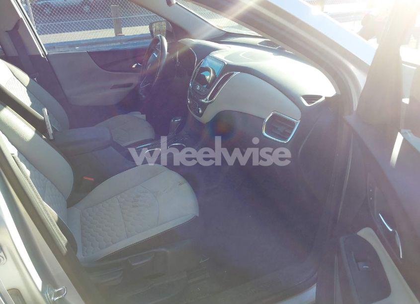 Photo 5 of 2019 Chevrolet Equinox LT (VIN 3GNAXVEX7KL335059)