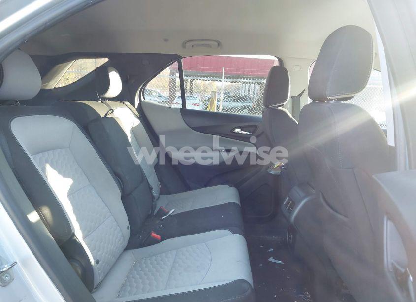 Photo 8 of 2019 Chevrolet Equinox LT (VIN 3GNAXVEX7KL335059)