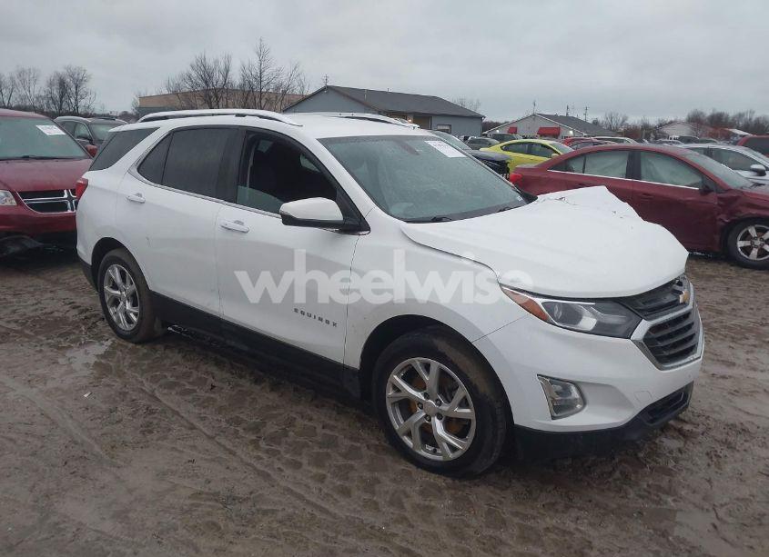 2019 Chevrolet Equinox LT (VIN 3GNAXVEX9KS615975) main photo
