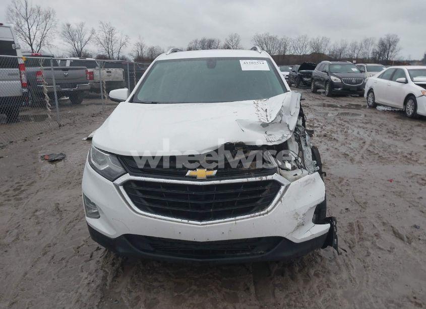 Photo 13 of 2019 Chevrolet Equinox LT (VIN 3GNAXVEX9KS615975)