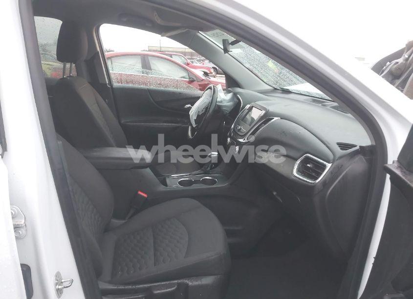 Photo 5 of 2019 Chevrolet Equinox LT (VIN 3GNAXVEX9KS615975)