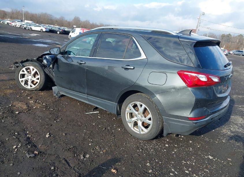 Photo 3 of 2019 Chevrolet Equinox LT (VIN 3GNAXVEXXKL127032)
