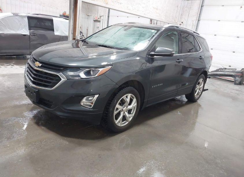 Photo 2 of 2019 Chevrolet Equinox LT (VIN 3GNAXVEXXKS642621)