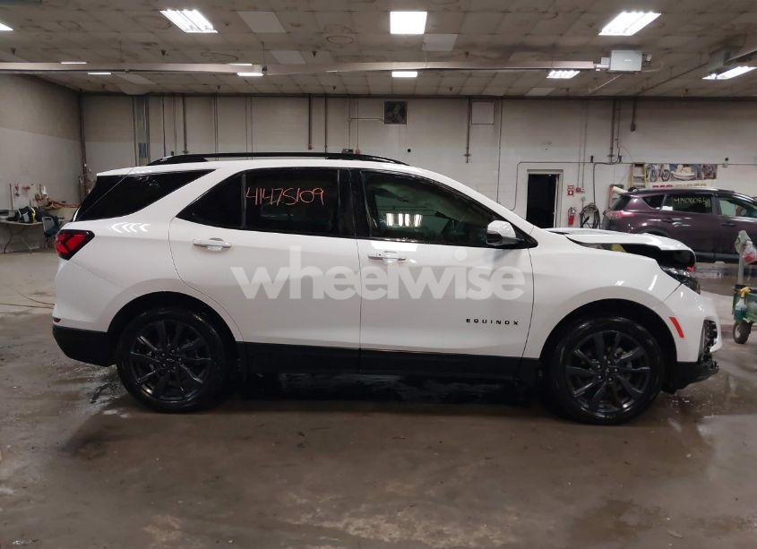 Photo 13 of 2023 Chevrolet Equinox AWD RS (VIN 3GNAXWEG7PL269786)