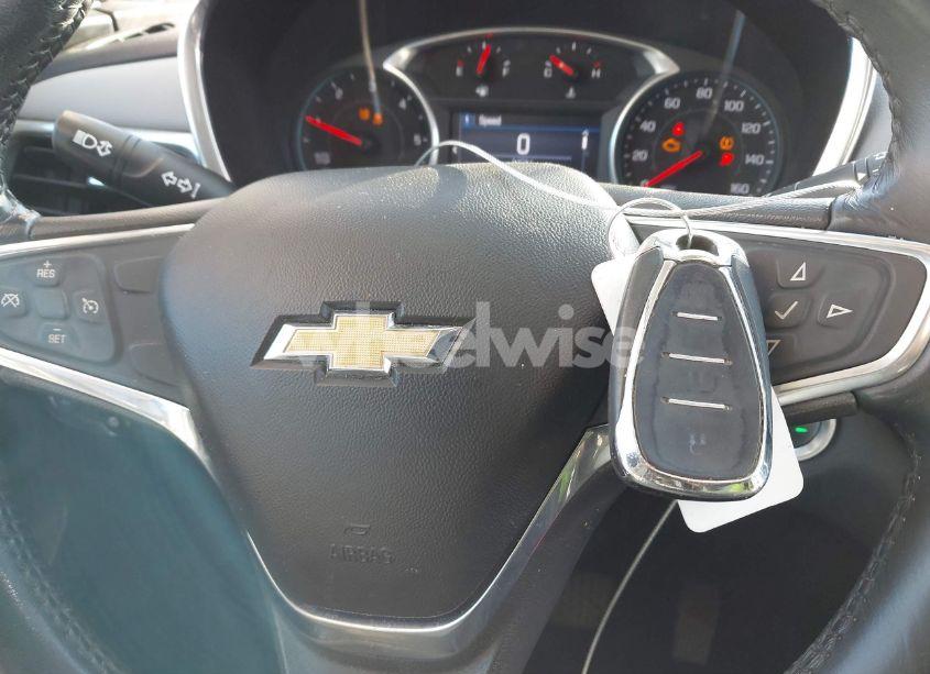 Photo 11 of 2019 Chevrolet Equinox LT (VIN 3GNAXWEU1KS609048)