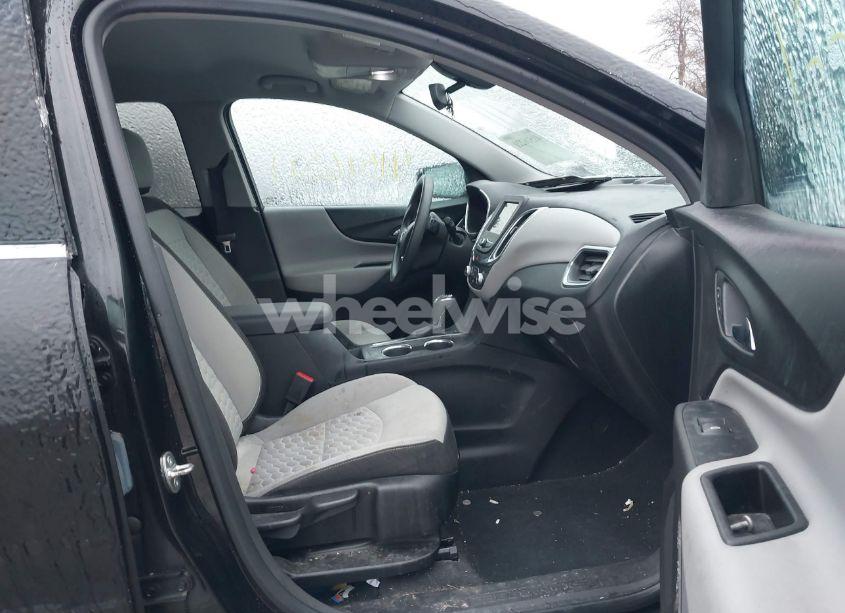 Photo 5 of 2019 Chevrolet Equinox LT (VIN 3GNAXWEU2KL270231)