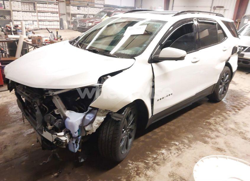 Photo 2 of 2022 Chevrolet Equinox AWD RS (VIN 3GNAXWEV8NS111684)