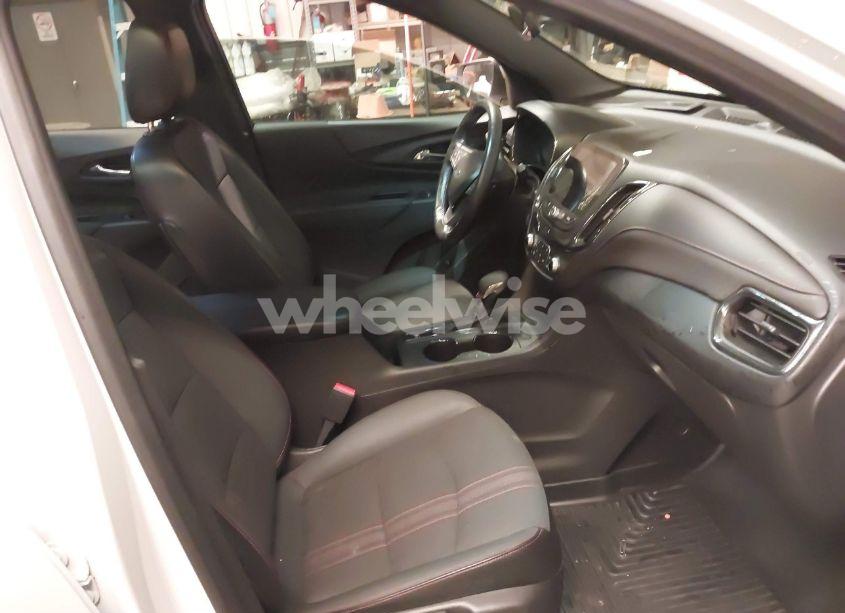 Photo 5 of 2022 Chevrolet Equinox AWD RS (VIN 3GNAXWEV8NS111684)