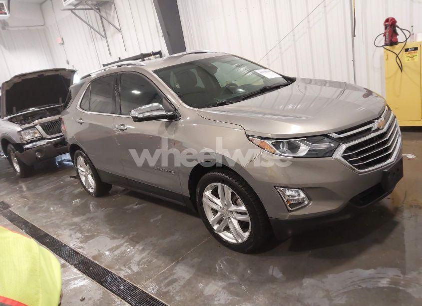 2018 Chevrolet Equinox PREMIER (VIN 3GNAXWEX9JS640296) main photo