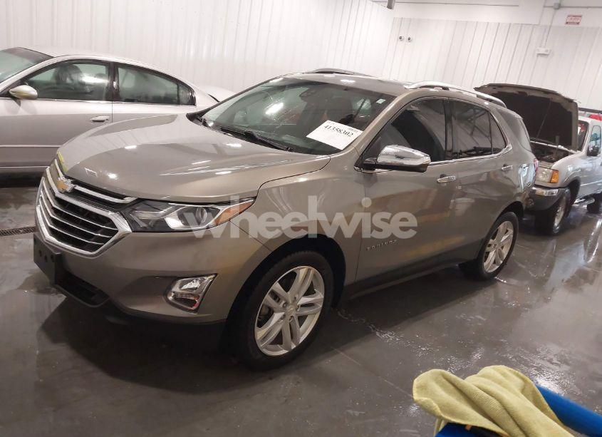 Photo 2 of 2018 Chevrolet Equinox PREMIER (VIN 3GNAXWEX9JS640296)