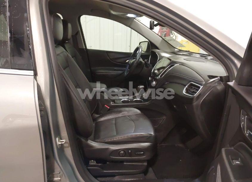 Photo 5 of 2018 Chevrolet Equinox PREMIER (VIN 3GNAXWEX9JS640296)