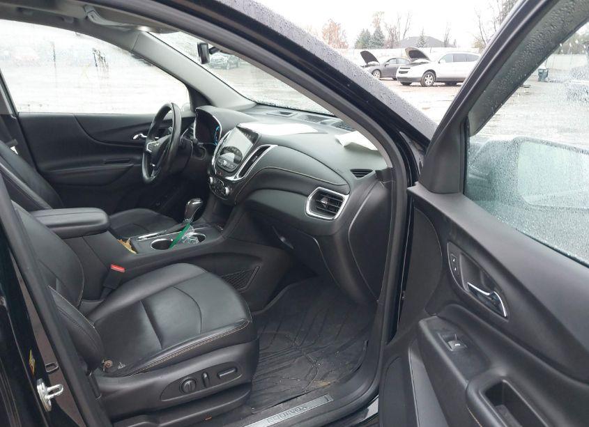 Photo 5 of 2018 Chevrolet Equinox PREMIER (VIN 3GNAXXEUXJL177073)
