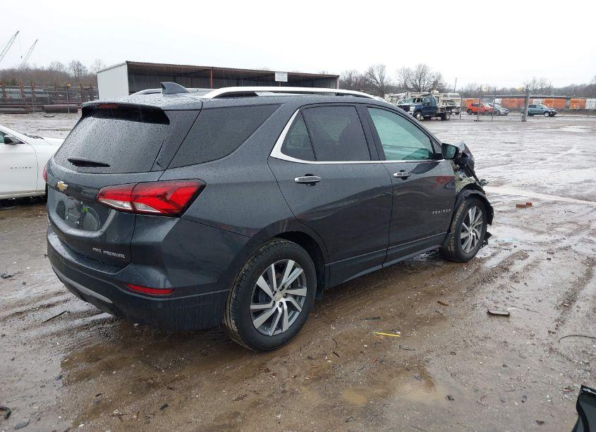 Photo 4 of 2022 Chevrolet Equinox AWD PREMIER (VIN 3GNAXXEV5NS241377)