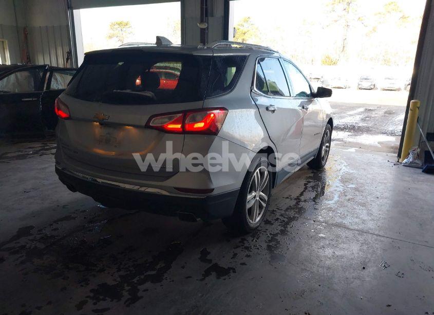Photo 4 of 2020 Chevrolet Equinox AWD PREMIER 2.0L TURBO (VIN 3GNAXYEX0LS525147)