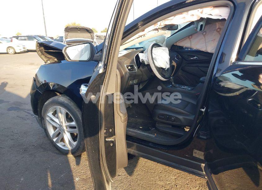 Photo 5 of 2019 Chevrolet Equinox PREMIER (VIN 3GNAXYEX2KL290677)