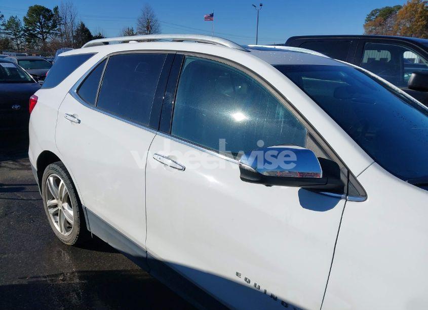 Photo 13 of 2019 Chevrolet Equinox PREMIER (VIN 3GNAXYEX7KS680079)