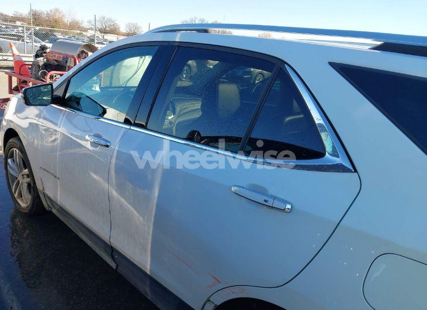 Photo 14 of 2019 Chevrolet Equinox PREMIER (VIN 3GNAXYEX7KS680079)