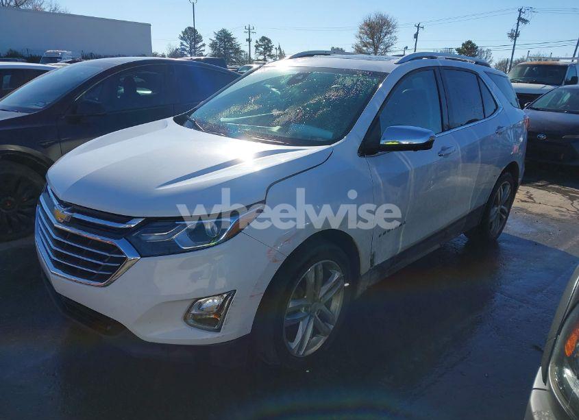 Photo 2 of 2019 Chevrolet Equinox PREMIER (VIN 3GNAXYEX7KS680079)