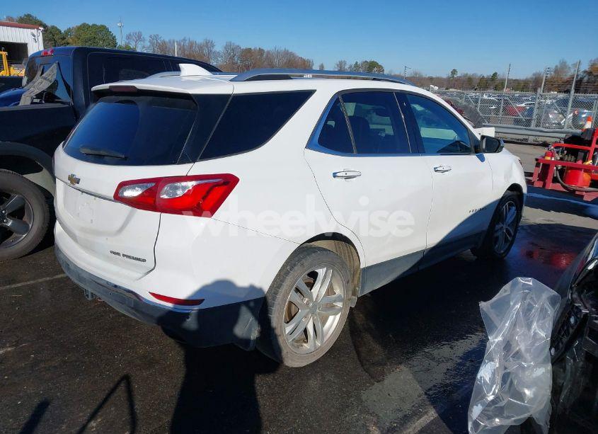 Photo 4 of 2019 Chevrolet Equinox PREMIER (VIN 3GNAXYEX7KS680079)