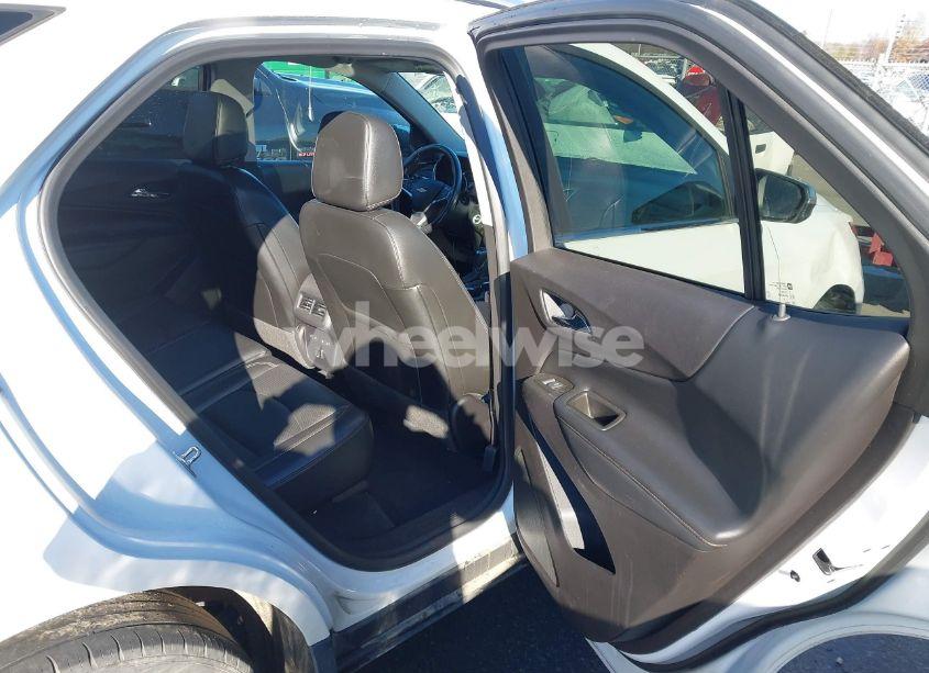 Photo 8 of 2019 Chevrolet Equinox PREMIER (VIN 3GNAXYEX7KS680079)