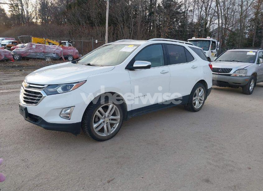 Photo 2 of 2019 Chevrolet Equinox PREMIER (VIN 3GNAXYEX8KS502746)
