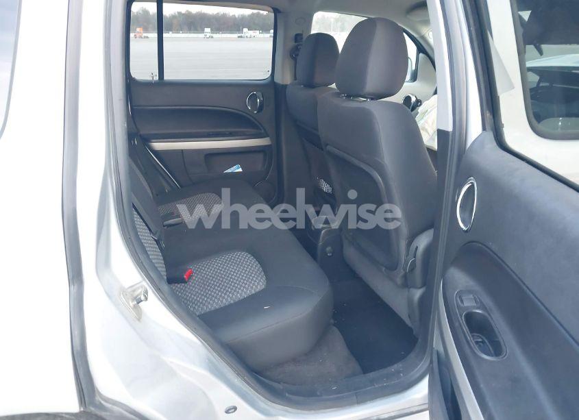 Photo 8 of 2010 Chevrolet Hhr LS (VIN 3GNBAADB2AS504901)