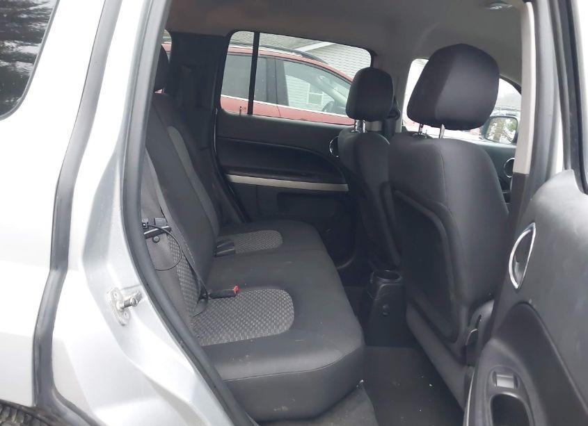 Photo 8 of 2010 Chevrolet Hhr LS (VIN 3GNBAADBXAS528007)