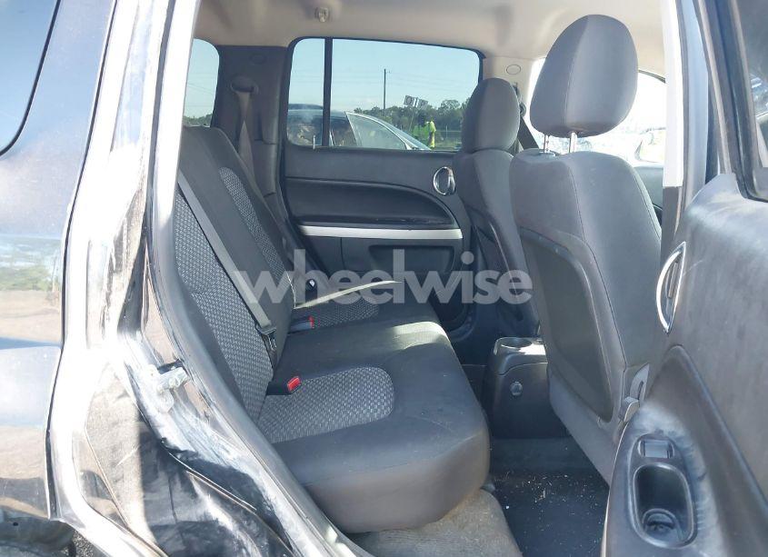 Photo 8 of 2010 Chevrolet Hhr LT (VIN 3GNBABDB5AS506275)